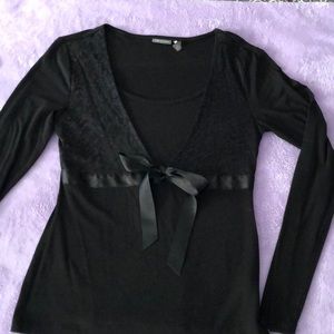 Adorable Apt 9 long sleeve with lace top sz S